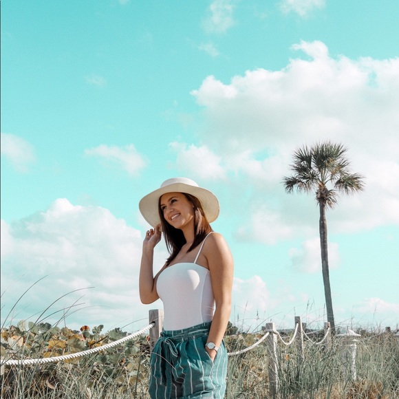 Meet your Posher, Taylor - Picture 3 of 3